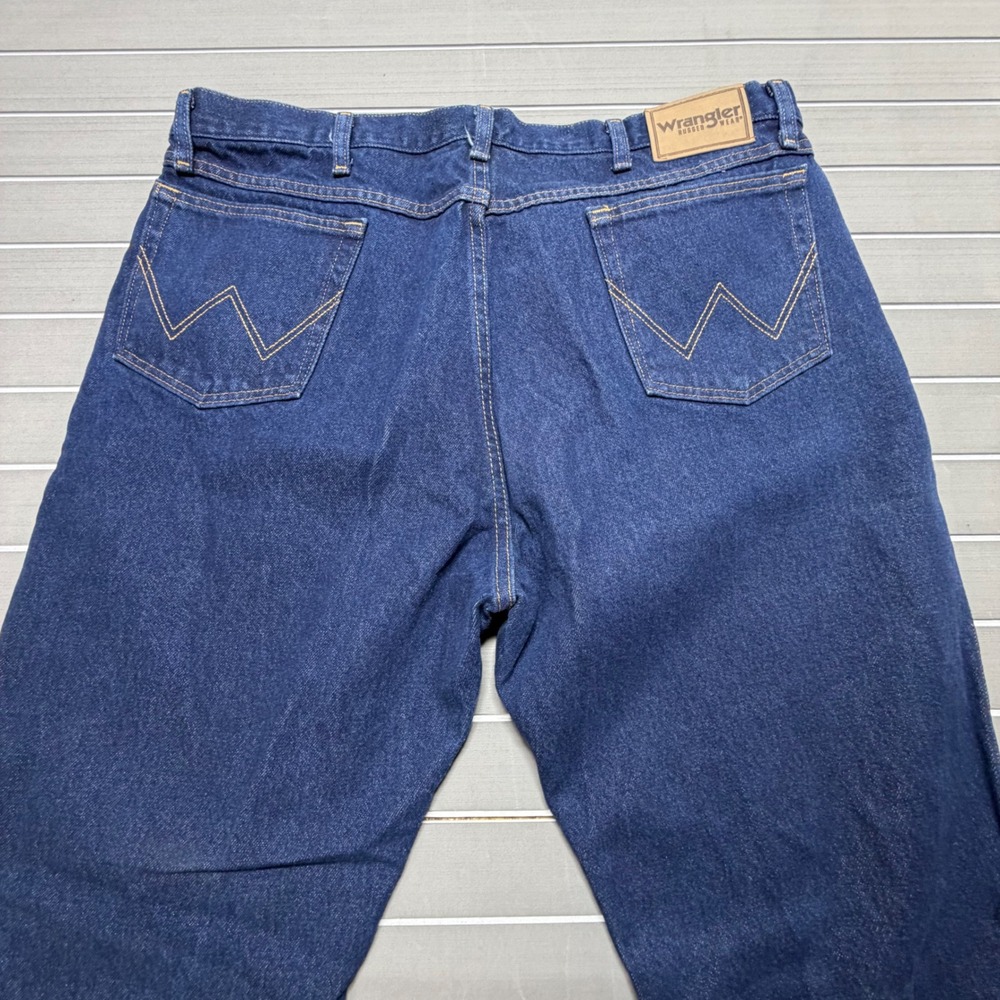 Wrangler Rugged Wear Mens 42x30 Dark Wash Straight Leg Denim Cowboy Jeans